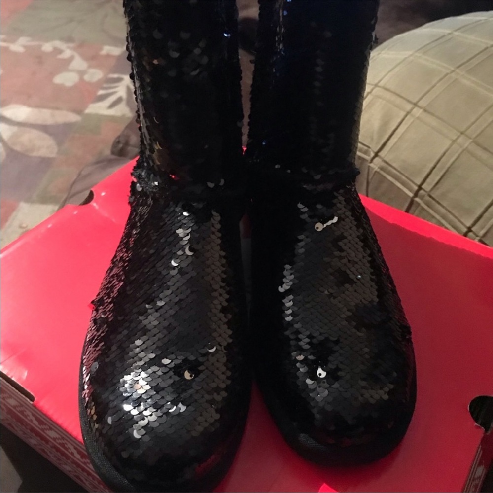 Brand New Women Boots